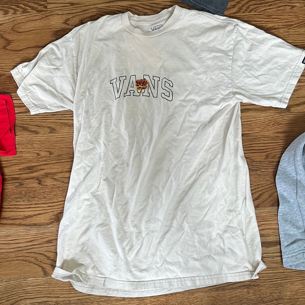 Mens Vans rose embroidered T-shirt